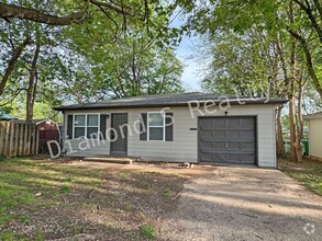 Building Photo - Cute 3 bedroom Home Available Now!