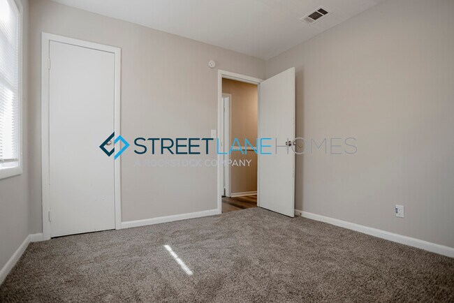 Building Photo - 1415 Celia Dr