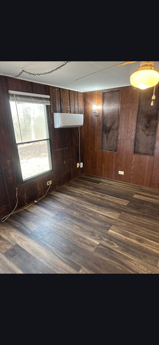 Building Photo - 8910 Via Ln