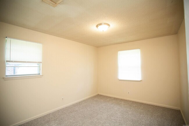 Building Photo - 5320 Timberland Dr