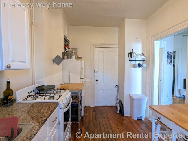 Building Photo - 8 Evergreen Square