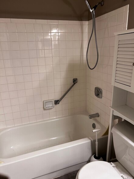 Building Photo - 250 Briarcrest Dr
