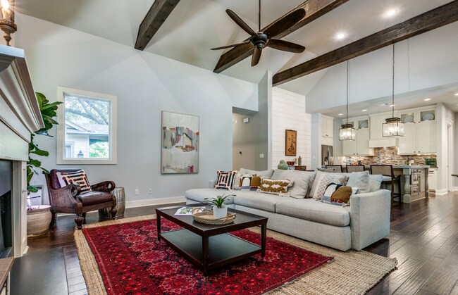 Building Photo - LUXURY ALAMO HEIGHTS 4-BEDROOM BY DABNEY H...