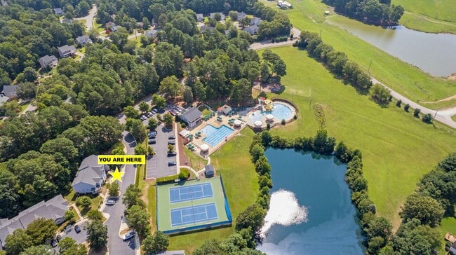 Building Photo - Spacious 2-Bedroom Townhome in Amenity-Ric...