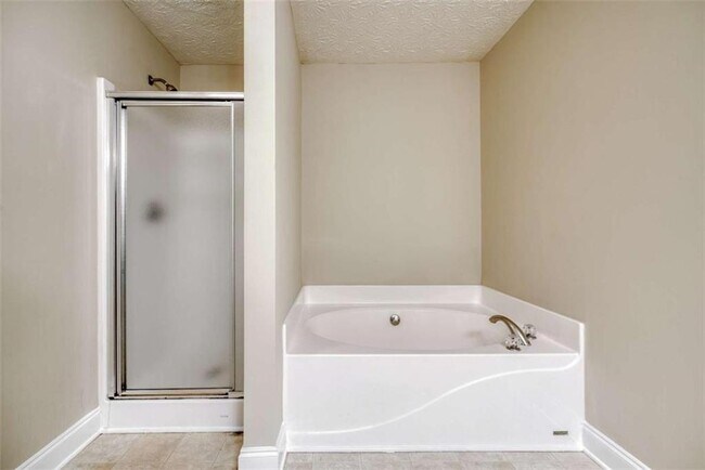 Building Photo - 453 Tara Commons Cir