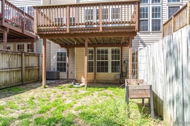 Building Photo - 2805 Queensland Dr