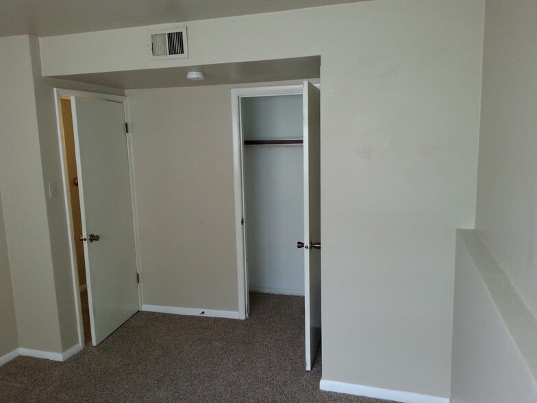 Bedroom 1 - 102 Braden Ct