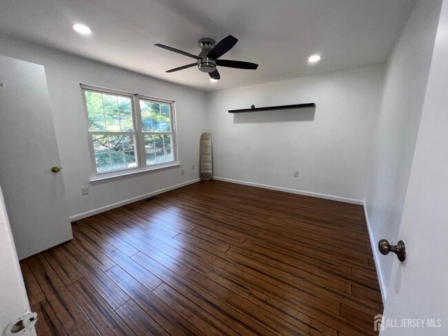 Building Photo - 68 Delancy Ct