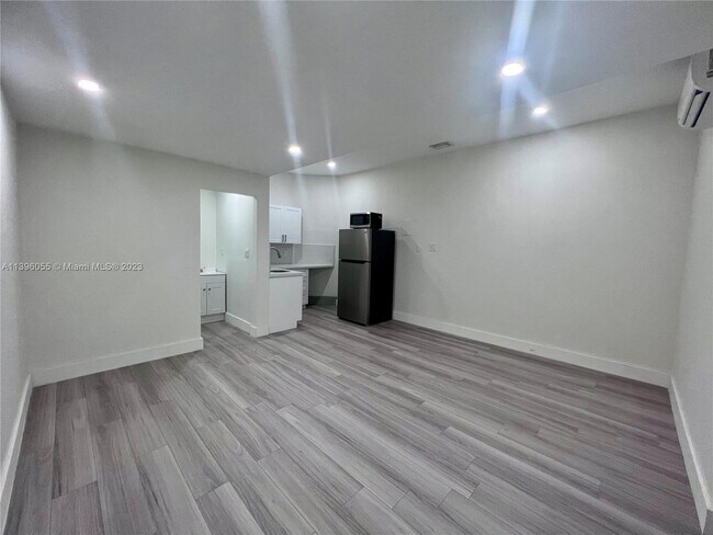 Building Photo - 16621 SW 64th Terrace