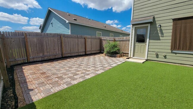 Building Photo - 192 Gabbro Gdns