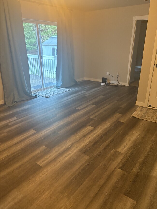 Building Photo - 61 E Ellinor Peak Pl