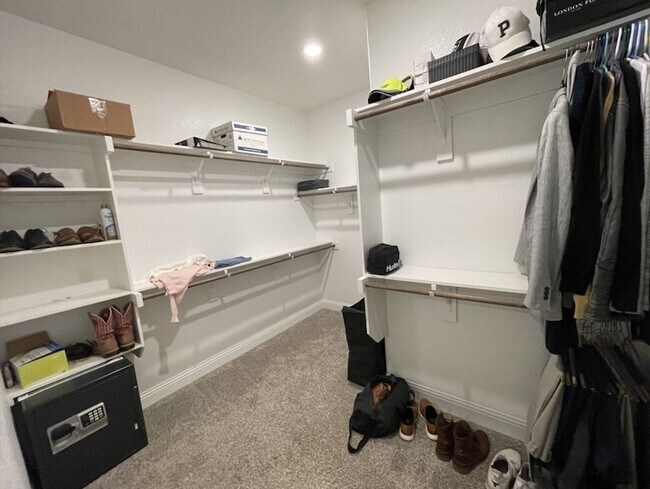 Building Photo - 2917 Grizzly Rd