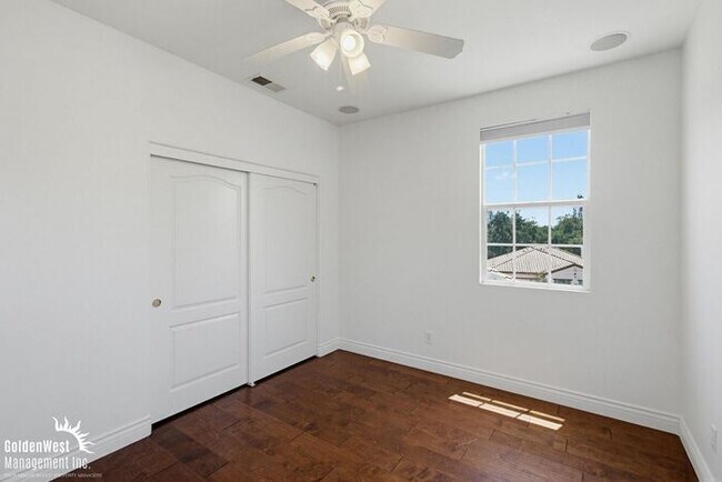Building Photo - Elegant 5Bdm 3Ba Hilltop Home In Fallbrook!