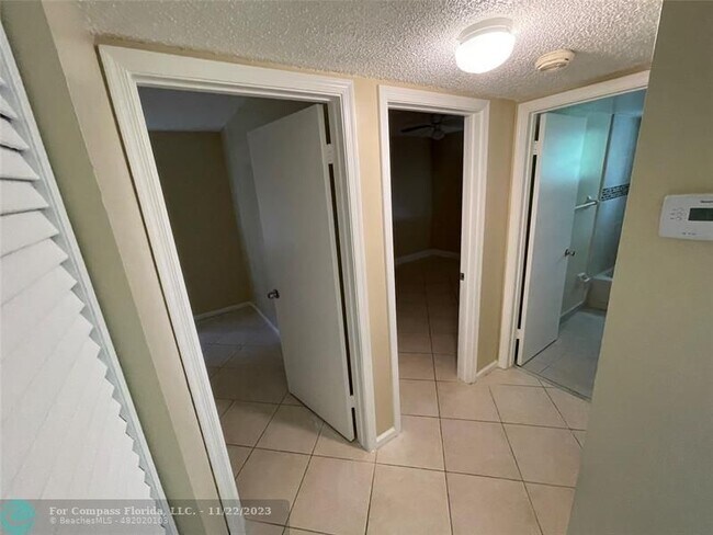 Building Photo - 12222 Royal Palm Blvd