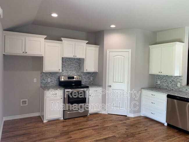 Building Photo - 3503 Brookstone Dr