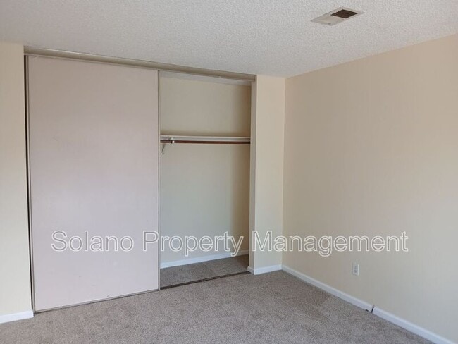 Building Photo - 400 Mokelumne Dr