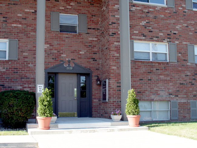 Building Photo - Heron Lake Condominium