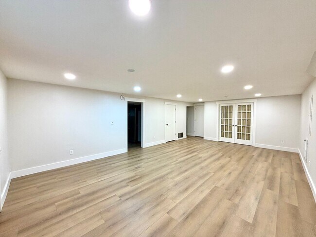 Building Photo - 315 SE 151st Ave