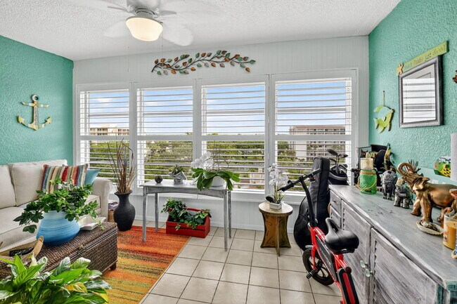 Building Photo - 14527 Bonaire Blvd