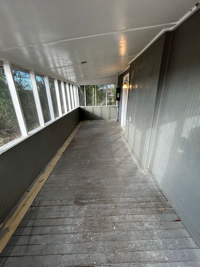 Building Photo - Renovated 3/1 House in South Rome- $1,100