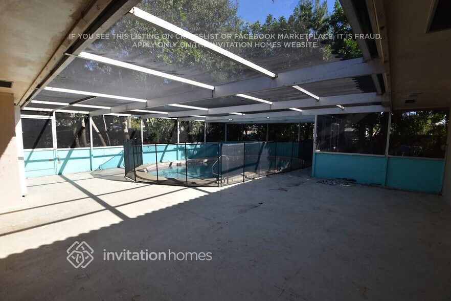 Building Photo - 1307 N 46th Ave