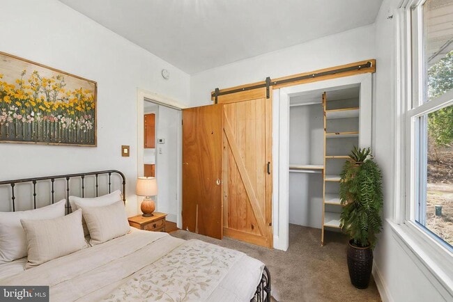 Building Photo - 939 Gravel Pike