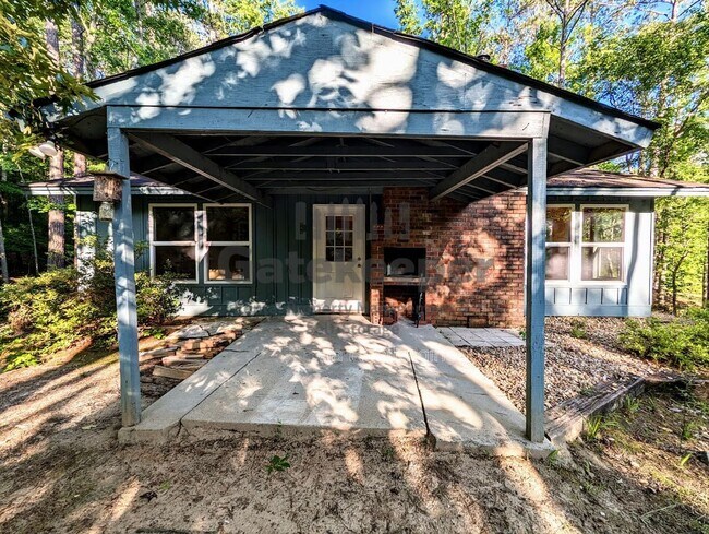 Building Photo - 1096 Boone Rd
