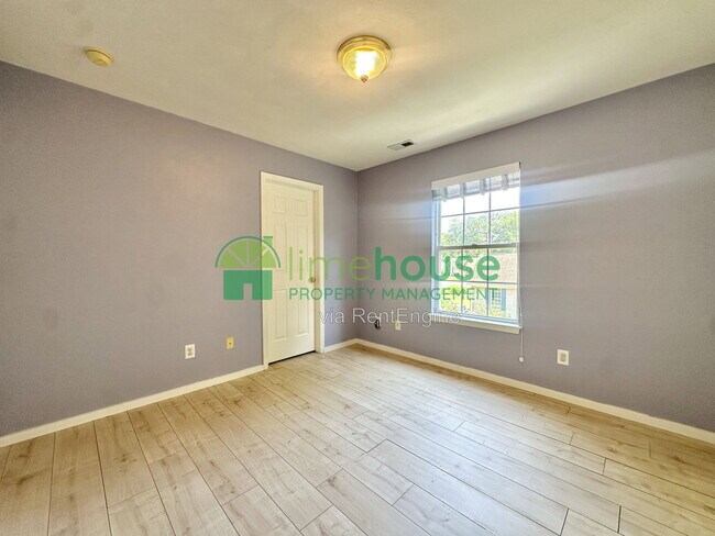 Building Photo - 708 Meta Pointe Dr