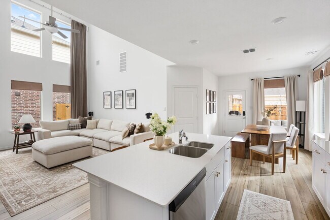 Building Photo - 10016 Thornapple Rd