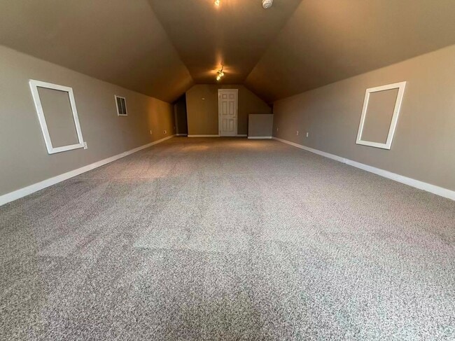 Building Photo - new carpet installed, 600sqft bonus room with large RV/Boat parking space