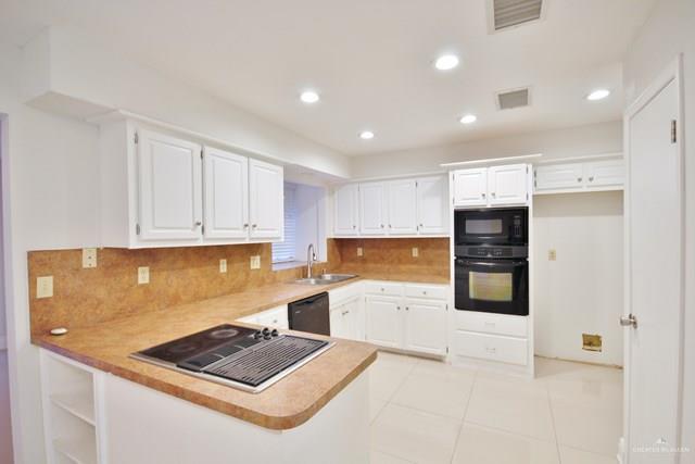 Building Photo - 25 Xanthisma Ave