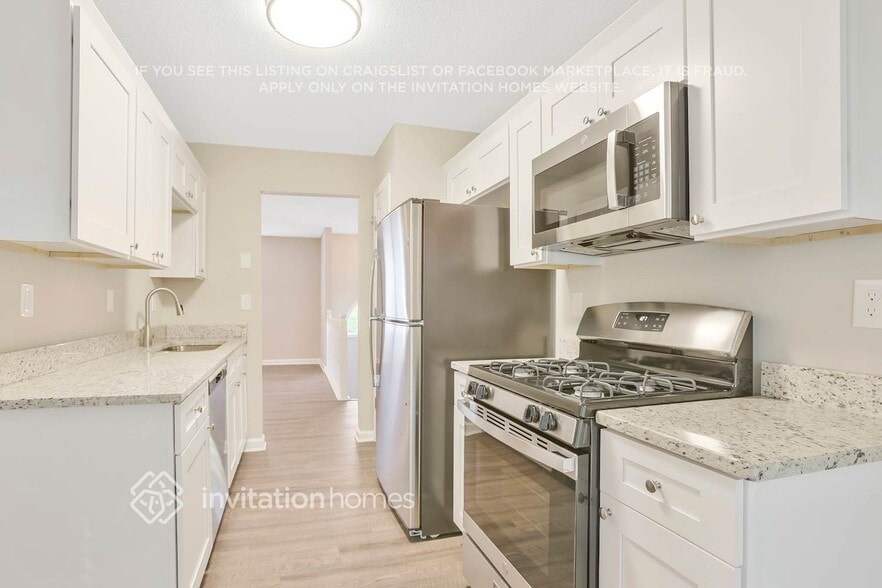 Building Photo - 3834 Deercreek Dr