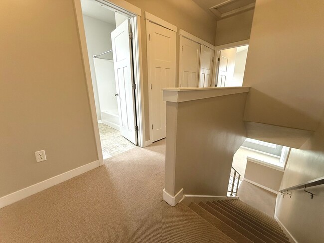 Building Photo - AVAILABLE JULY 1ST | 3 BED | 2.5 BATH | $2,295/MO