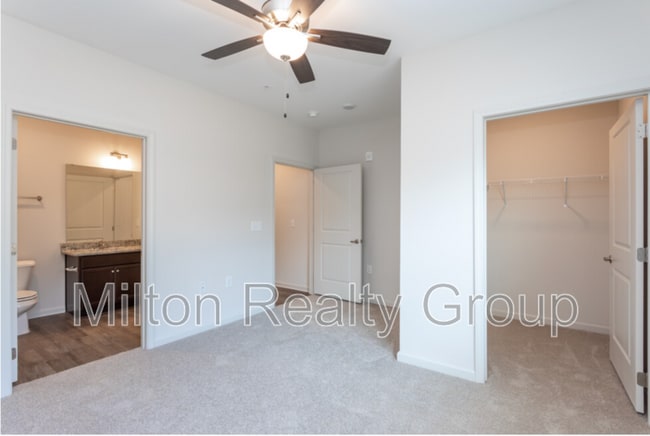 Building Photo - 210 Grove Cir