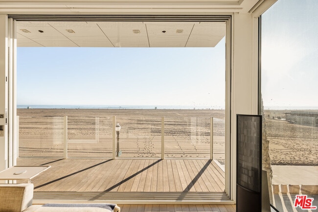 Building Photo - 1267 Palisades Beach Rd