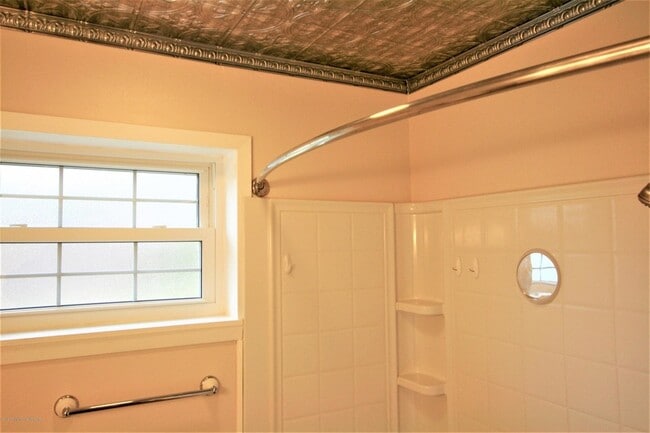 Building Photo - 3715 Lenwood Dr