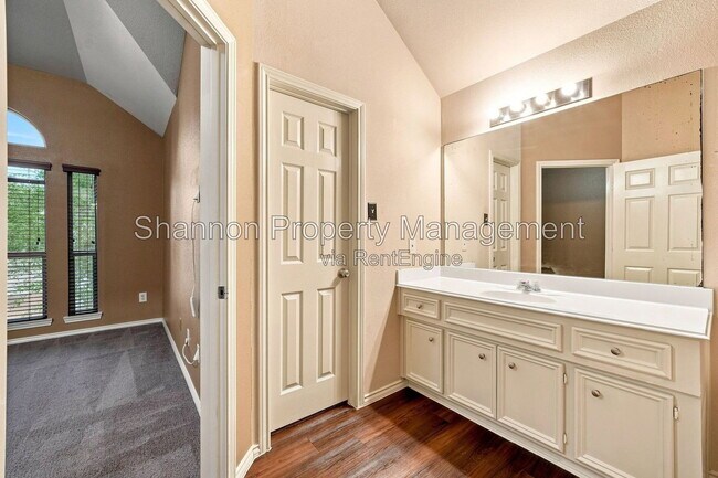 Building Photo - 16551 Pentonshire Ln