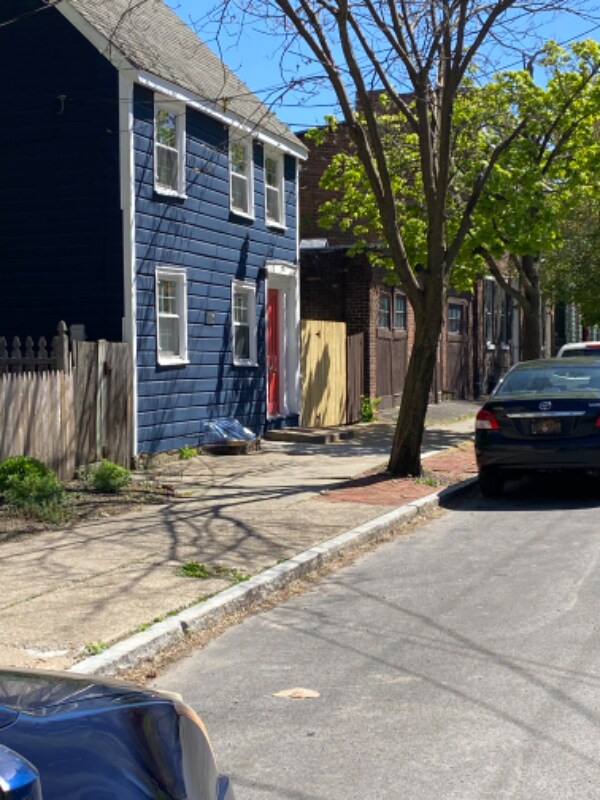 Building Photo - 205 Green St