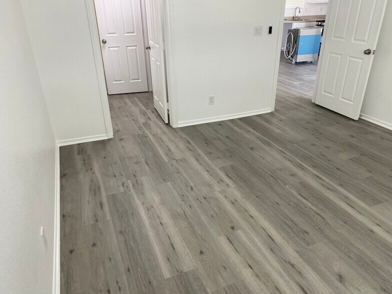 Building Photo - 73641 Sunnyslope Dr