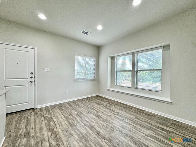 Building Photo - 1728 Cherokee Nation Trl
