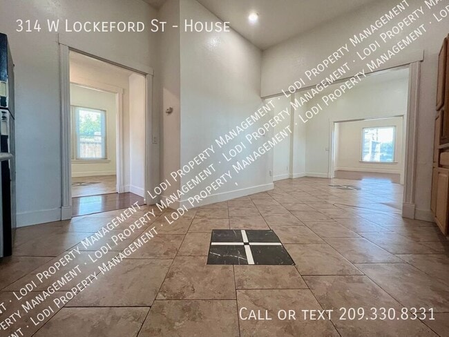 Building Photo - 314 W Lockeford St