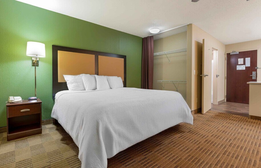Building Photo - Furnished Studio-Colorado Springs - West