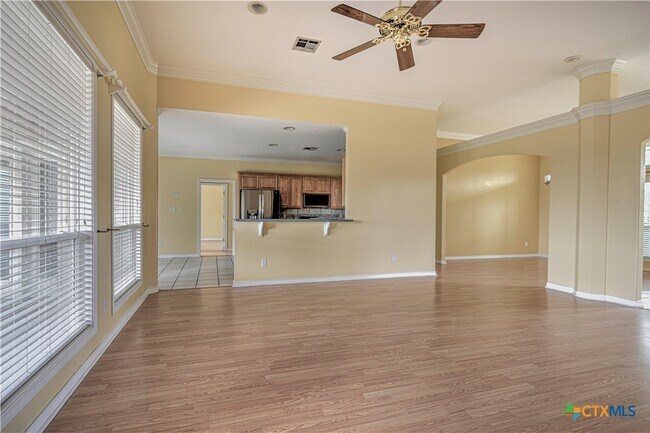 Building Photo - 4725 Stone Oak Dr