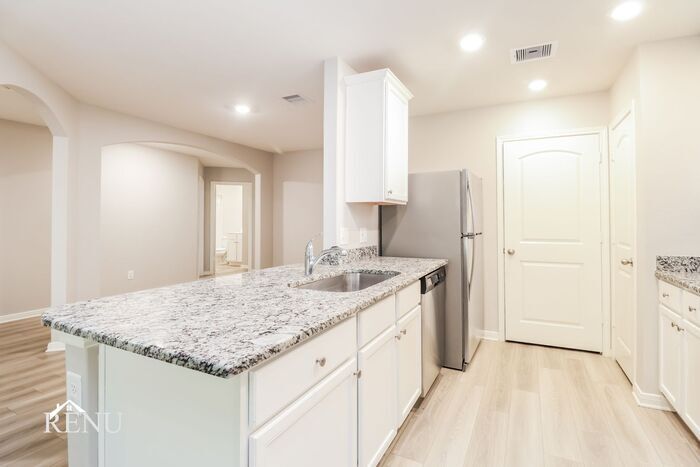 Building Photo - 10462 Sweetwater Creek Dr