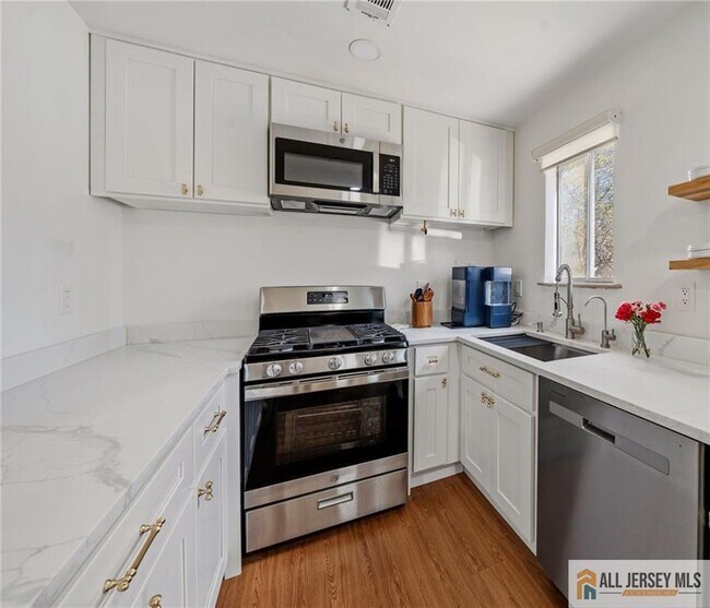 Building Photo - 0 Nicholas Ct