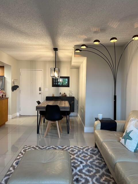 Building Photo - 1830 Embassy Dr