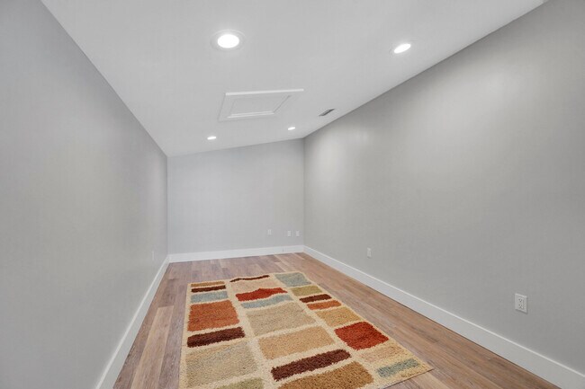 Building Photo - 600 Xanadu Pl