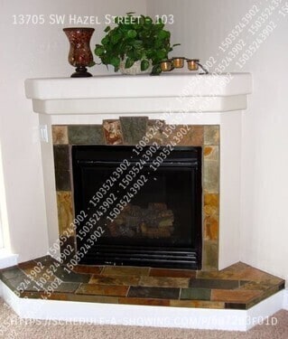 Building Photo - 13705 SW Hazel St