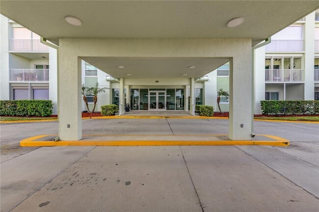 Building Photo - 400 64th Ave