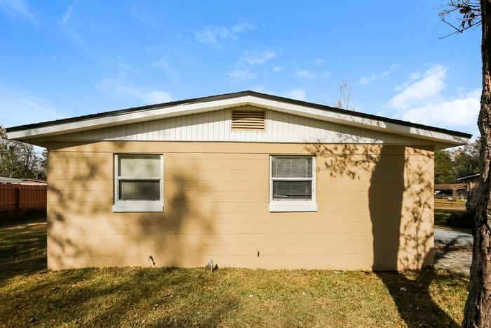 Building Photo - 6916 Jack Horner Ln